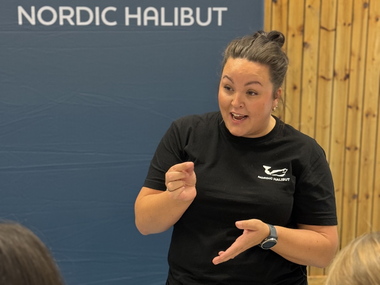 Kristina Odde er driftsleder for Nordic Halibut i Averøy og fortalte om driften som snart skal i gang i Torjulvågen i Tingvoll. 