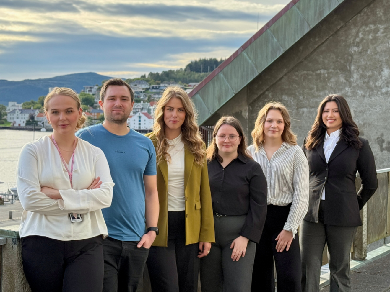 Maya-Katrin Skjeldal , Kjell Erik Kalsvik, Hanne Bergum Eriksen, Ingrid Johanne Paulsen, Fride Fiskerstrand og Lana Elizabeth Ingrid Hansen. 