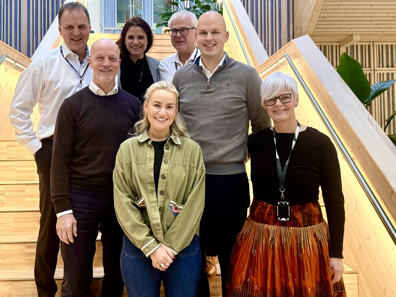 Adm.dir., Sparebank1 Nordmøre, Allan Troelsen, daglig leder, KNN, Ole J Rugset, Janicke Mortensen, leder Marked, Sparebank1 Nordmøre, Hedda Bangsund, prosjektleder, KNN, Knut Hansen, daglig leder, NEAS, Eirik Sponås, banksjef Næringsliv Nordmøre, Sparebanken Møre og Synnøve Nes, prosjektleder, KNN. 